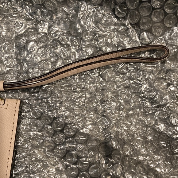 Kate Spade Pink Wristlet - Picture 6 of 13